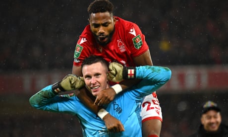 Dean Henderson sets up Manchester United semi-final but will miss out