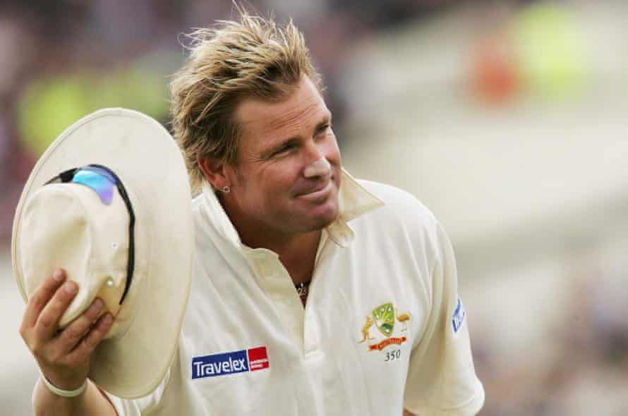 Shane Warne doffs his hat to the Edgbaston crowd during the second Ashes Test in 2005