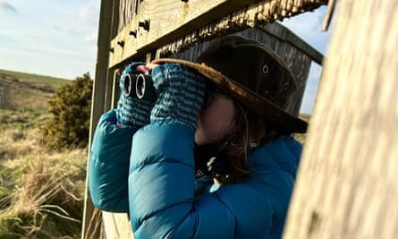 Etta mantendo os olhos para os céus.