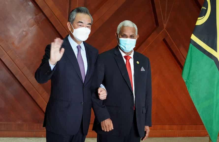 Chinese foreign minister Wang Yi (left) meets with Vanuatu prime minister Bob Loughman in Port Vila on Wednesday.