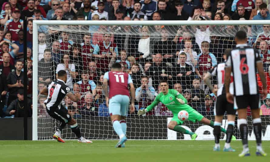 Callum Wilson slots his first-half penalty past Nick Pope