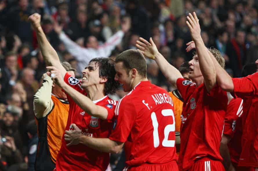 The Joy Of Six: Liverpool Gegen Real Madrid | Fußball 1 Yossi Benayoun Jubelt, Nachdem Er Im Bernabéu Den Siegtreffer Erzielt Hat