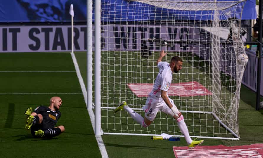 Karim Benzema scores against Eibar on Saturday