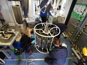 Scientists at work on the test cruise Electra 1, prior to the Akademik Keldysh expedition.