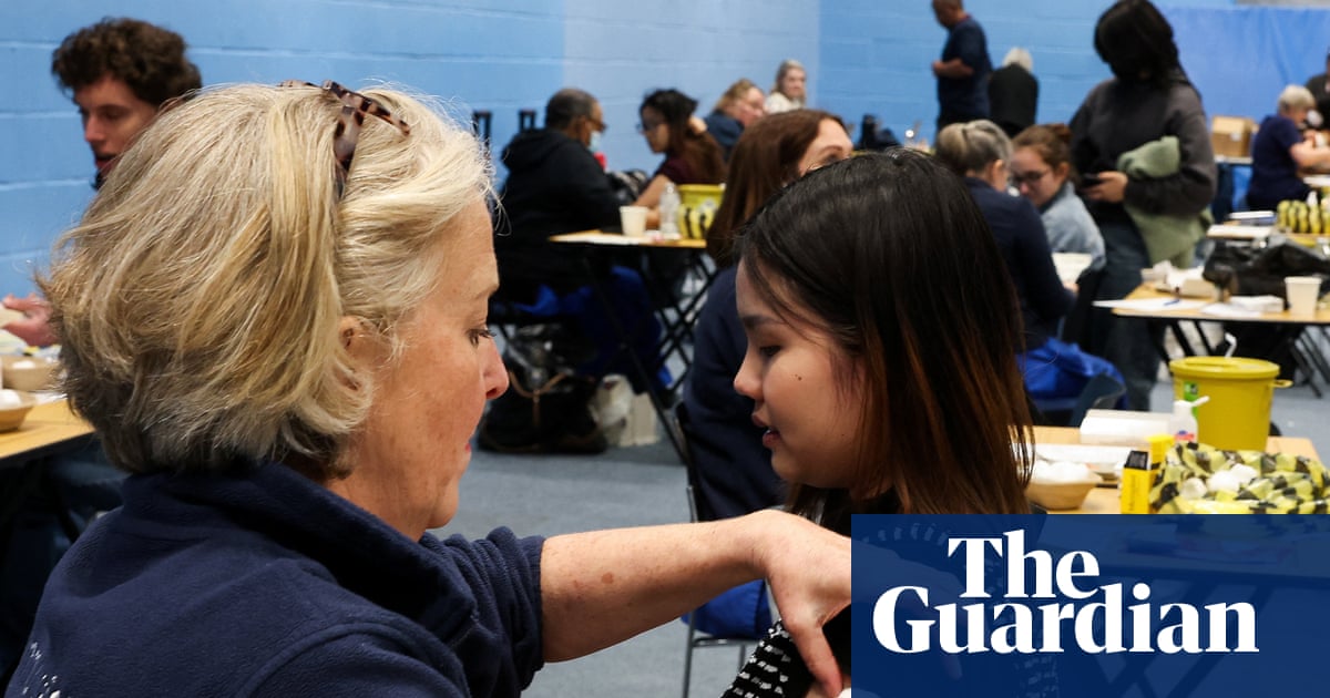 एनएचएस के प्रति जनता की संतुष्टि 2019 के बाद पहली बार बढ़ी है