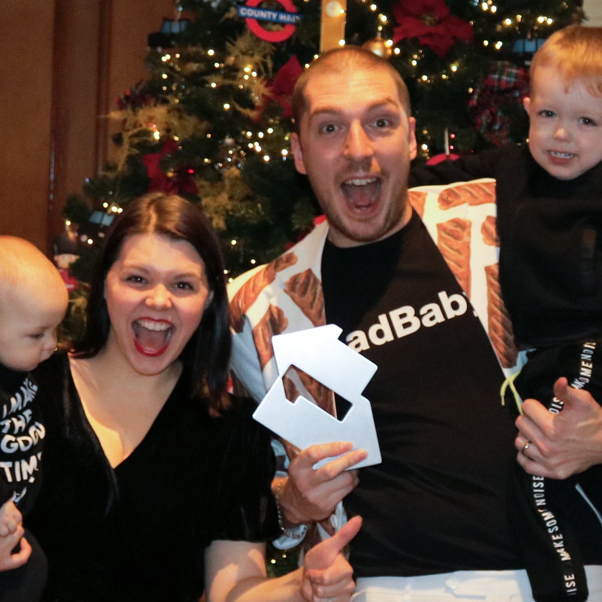 ladbaby scores 2018 christmas no 1 with ode to sausage rolls uk charts the guardian