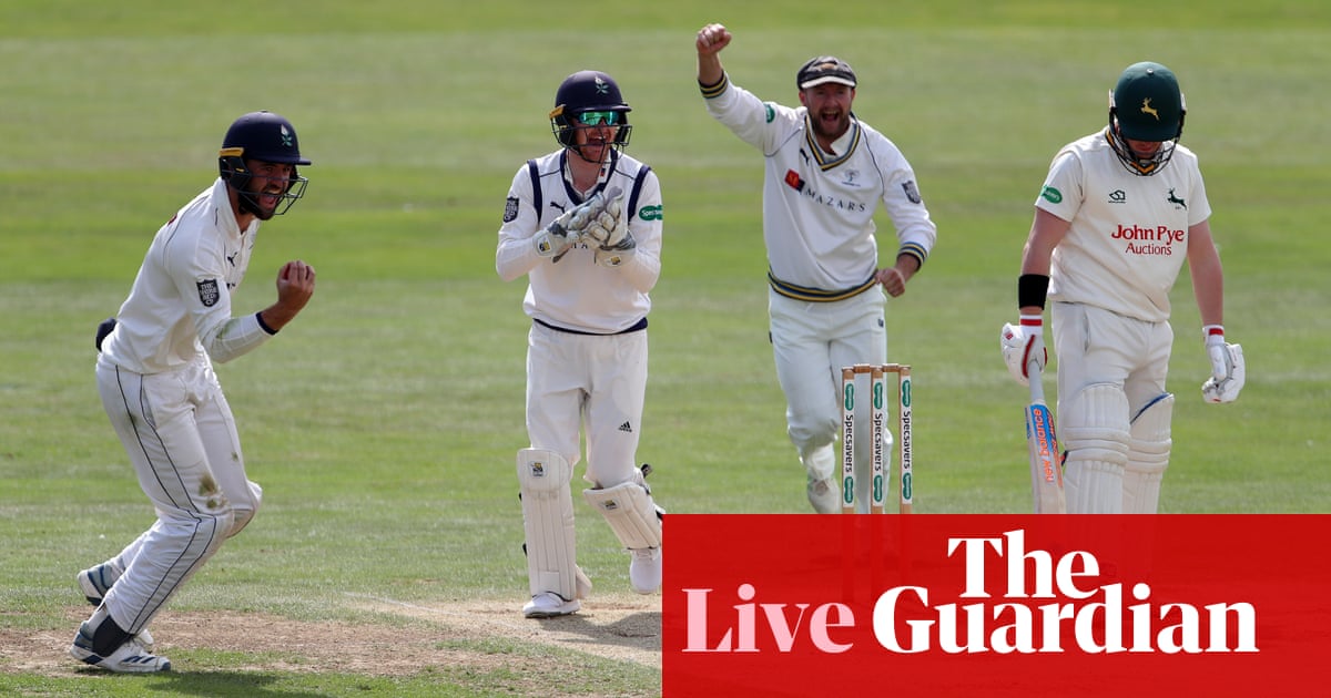 County cricket: Somerset and Yorkshire wins boost title hopes – as it happened