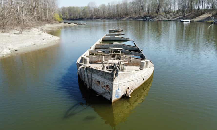 A cargo boat sank during World War II in the Po River.