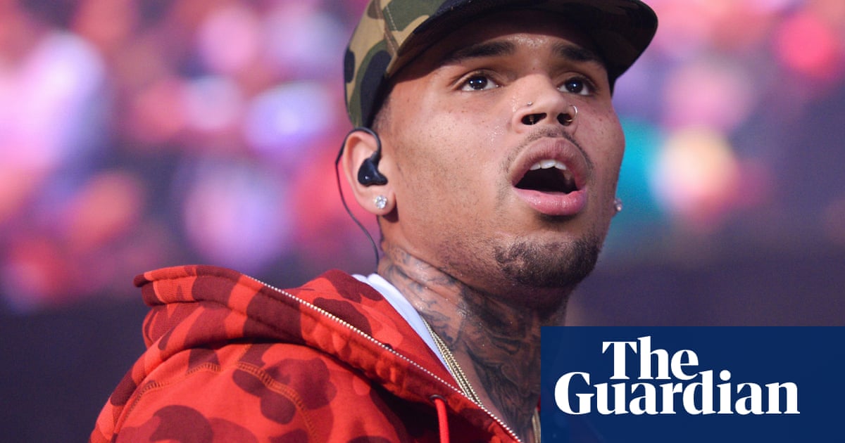 Court orders Chris Brown to be held in custody on nightclub attack charges