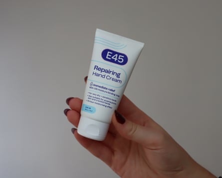 E45 Repairing hand cream