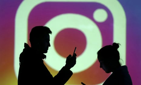 update Instagram changes horizontal scrolling swipe users backlash