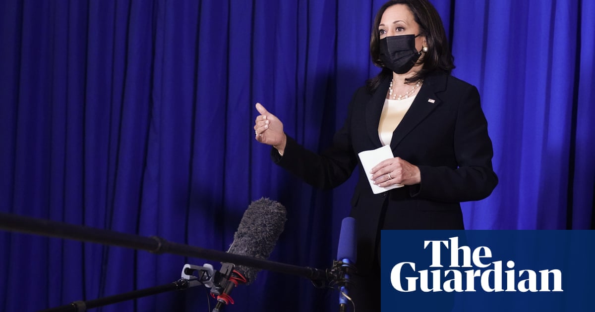 Kamala Harris questioned over not going to US-Mexico border – video