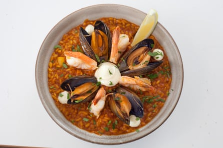 Deep shellfish taste: seafood rice.