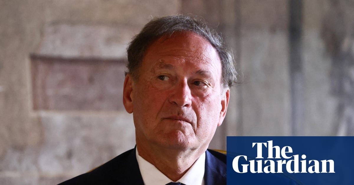 Samuel Alito leaving a Federalist Society dinner, having successfully turned dehydration into a national constitutional crisis cosplay.