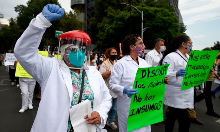 In Mexico City on Wednesday, health workers took to the streets protesting against the recycling of facemasks during the Covid-19 pandemic, saying it endangered their health.
