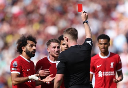 Alexis Mac Allister is sent off.