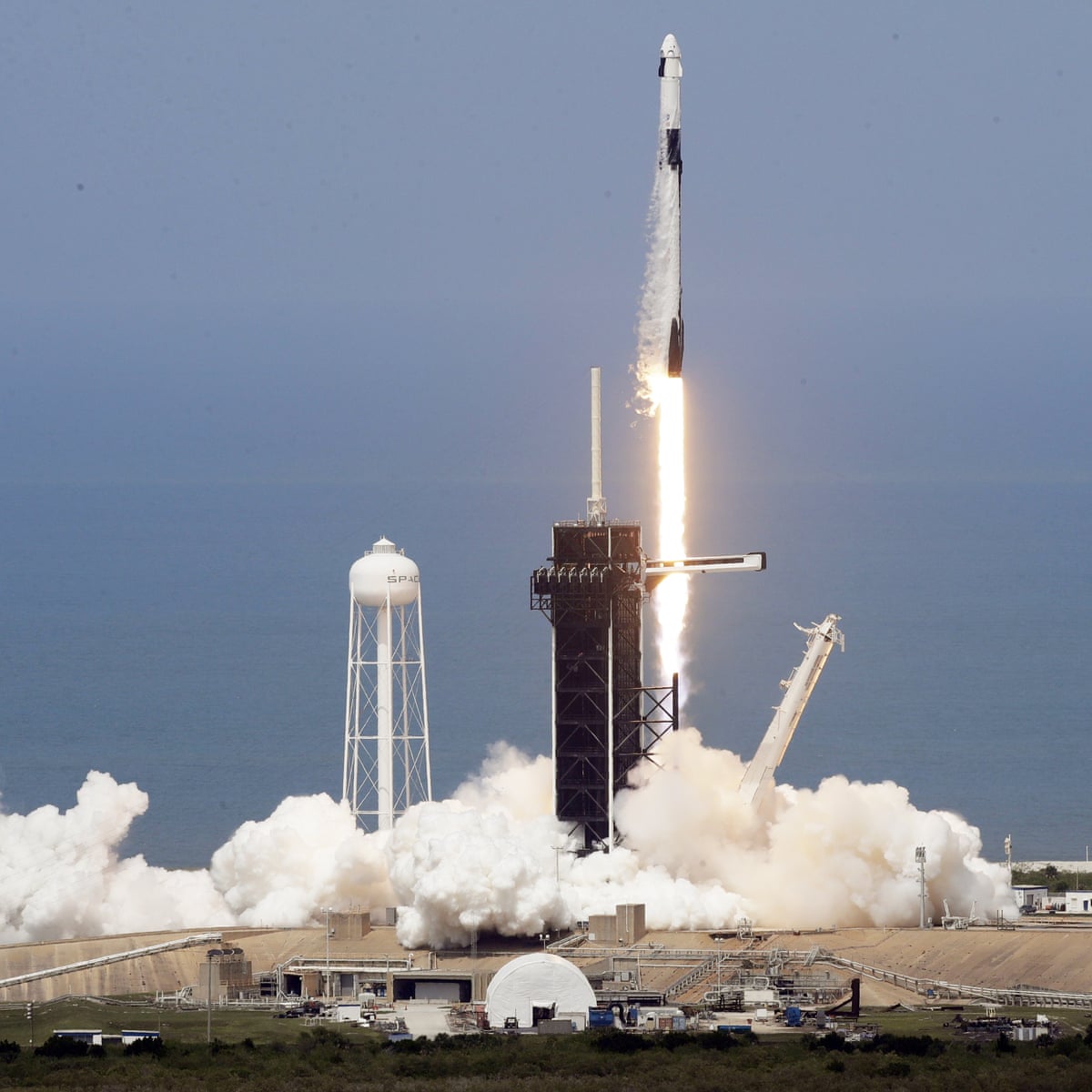 Spacex Successfully Launches Nasa Astronauts Into Orbit Science The Guardian