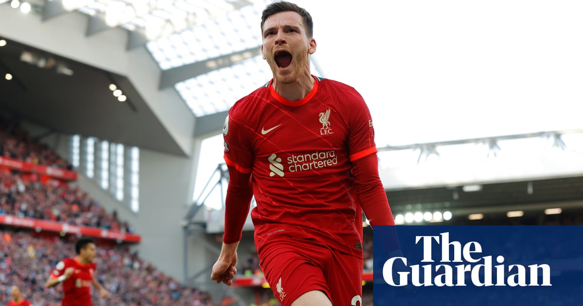 Robertson and Origi sink Everton to keep Liverpool on title trail