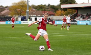 Vivianne Miedema of Arsenal scores her team’s fourth goal.