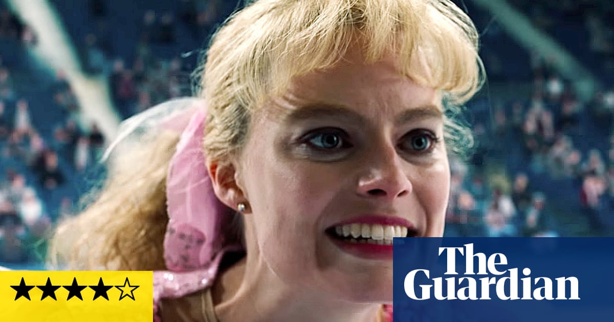 I Tonya Review Margot Robbie Superbly Uninhibited As Reviled Ice
