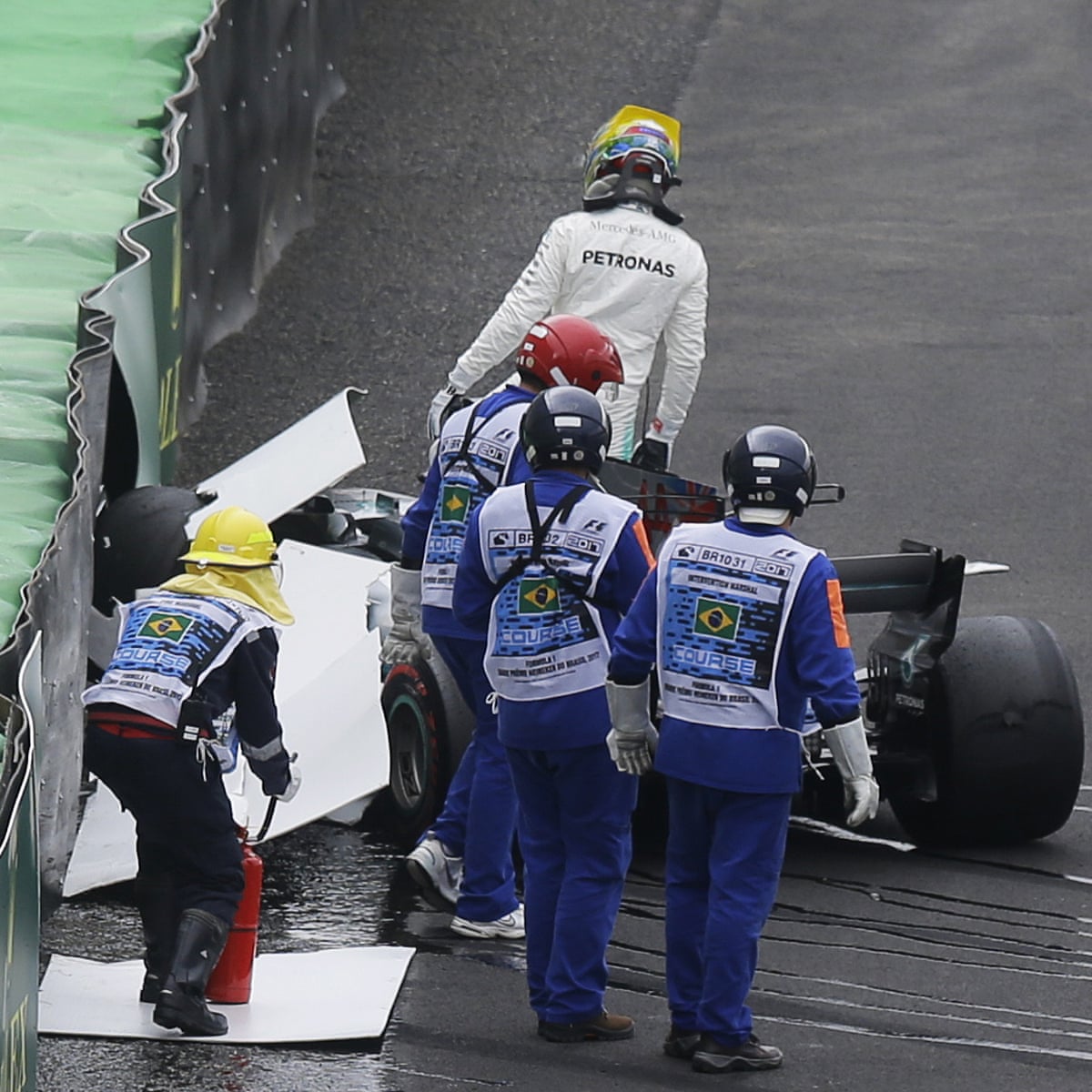 Hamilton S Crash And Minibus Robbery Dampen Mercedes Mood At F1 Brazil Gp Formula One 2017 The Guardian