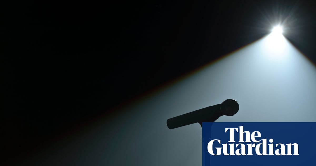 Chinese officials warn women comedians that men are no laughing matter