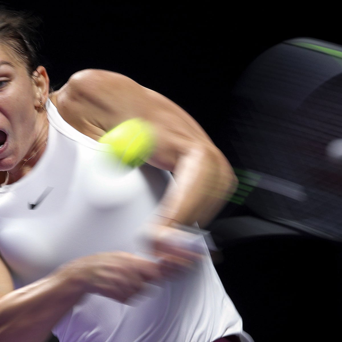 Simona Halep Fights Back To Beat Bianca Andreescu Wta Finals