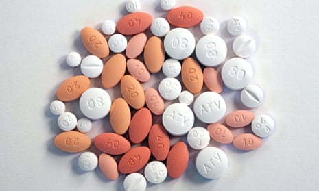 Several different types of statin pills