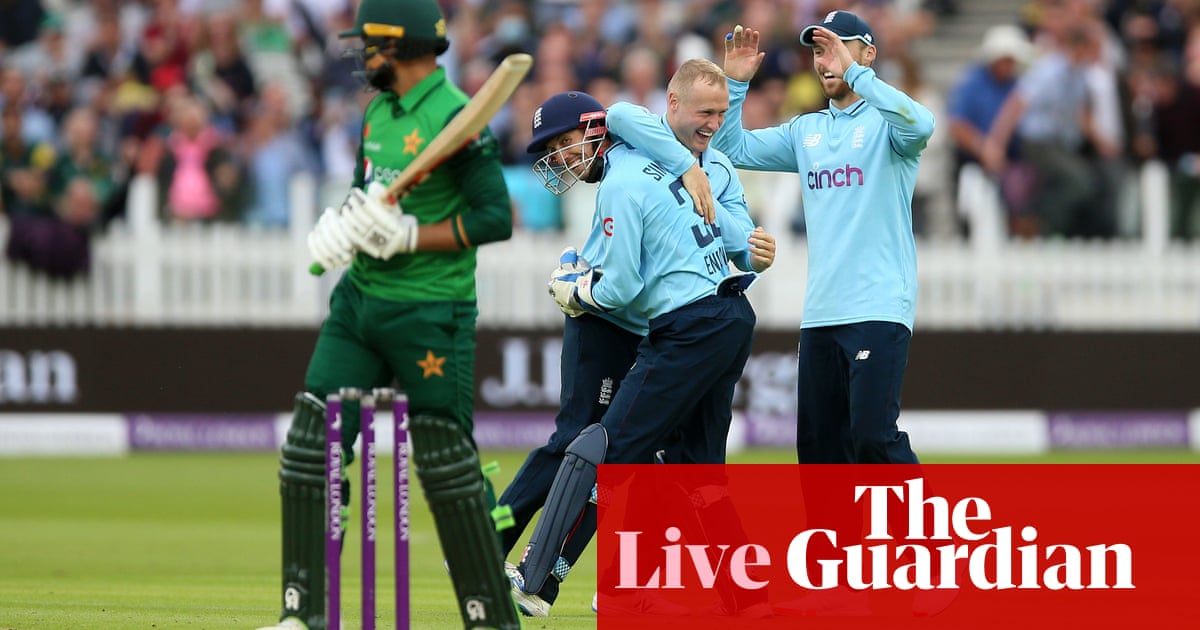 England set Pakistan target of 248 to win second ODI – live!