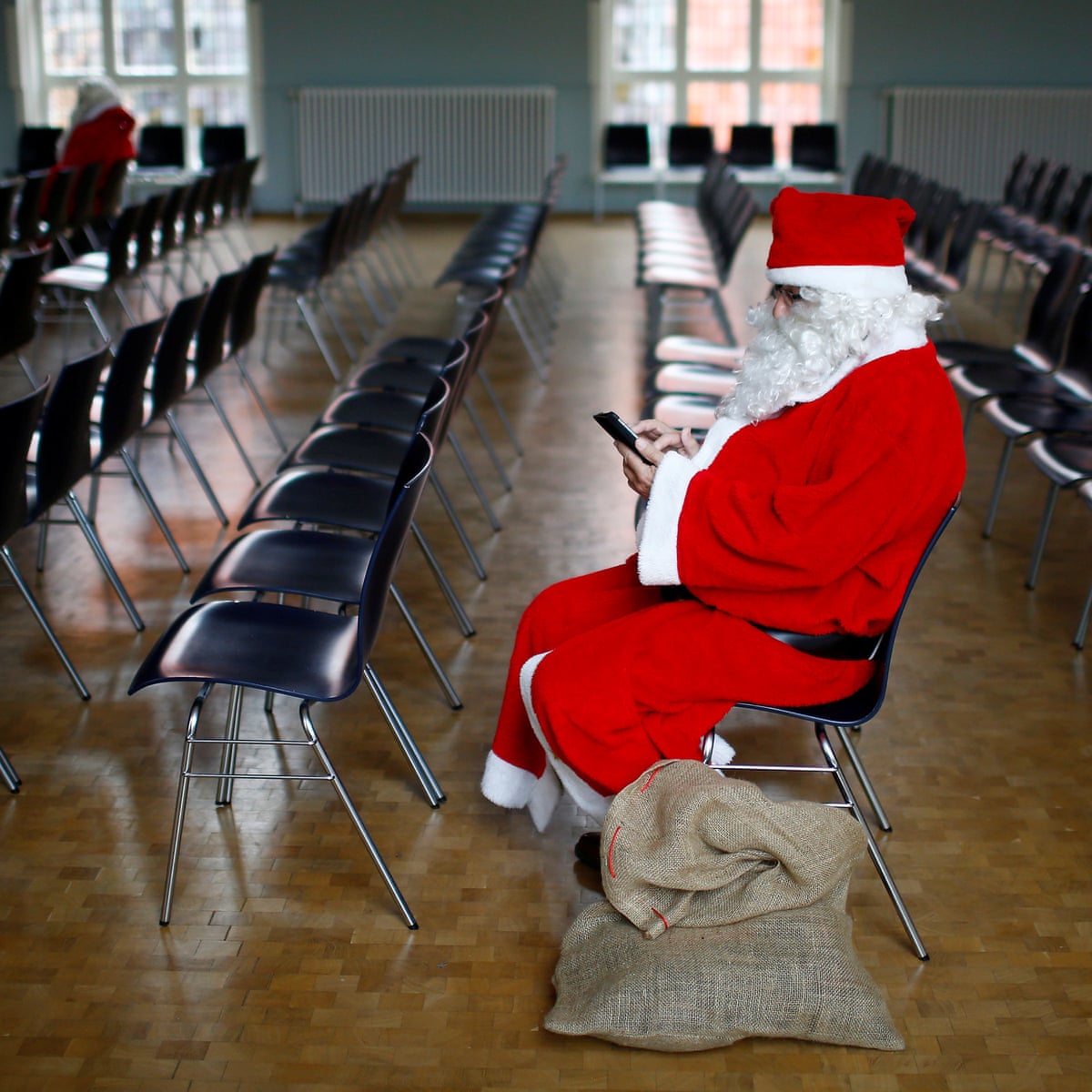 It Shocks People That I Refuse To Lie What Parents Tell Their Children About Santa Opinion The Guardian