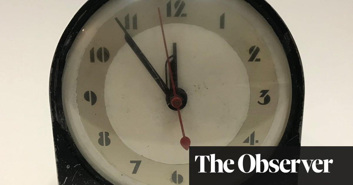 Frozen in time: clock that tells tale of Jewish resistance in wartime Amsterdam | Holocaust | The Guardian