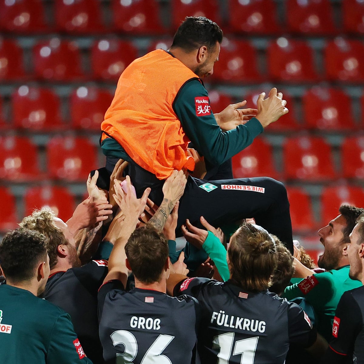 Werder Bremen Hold On To Bundesliga Status Despite Late Drama At Heidenheim Werder Bremen The Guardian