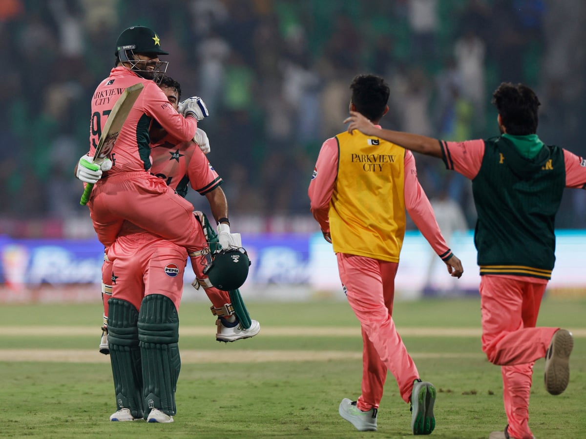 England vs Pakistan cricket match.