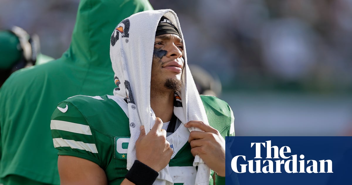 Jets owner outlines hopes for team: ‘If we can complete a pass, it would look good’