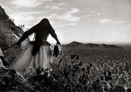 Mujer ángel, desierto de Sonora, México, 1979