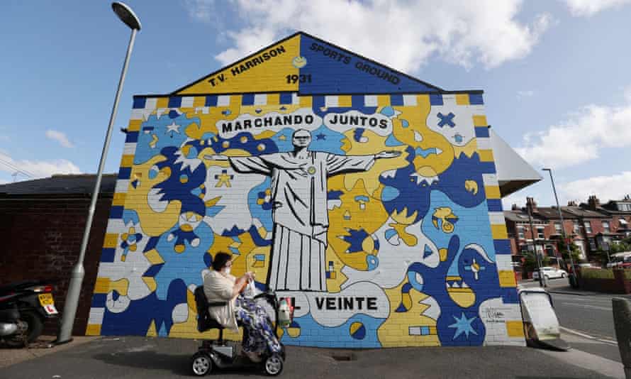 Marcelo Bielsa transformed Leeds with decency, humility and hard work | Leeds United 2 A mural to Marcelo Bielsa close to Elland Road