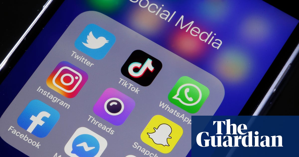 Australian government ready to pursue Facebook and Twitter if misinformation code doesnt work
