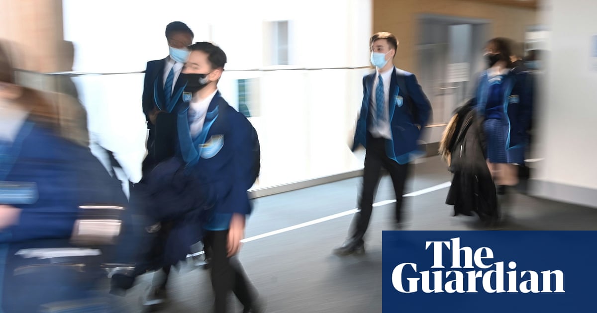 Maestros en Inglaterra: ¿Qué opinas de las máscaras en las escuelas??