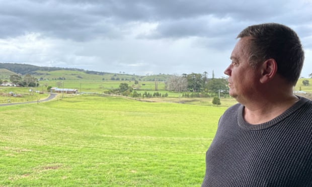 Milking the local market: shaking up the NSW south coast dairy industry 11 Alan Smith of Jamberoo Valley bought part of the old Terragong dairy farm estate. He says it is almost impossible for young people to get into dairying with the long wait to return a profit.
