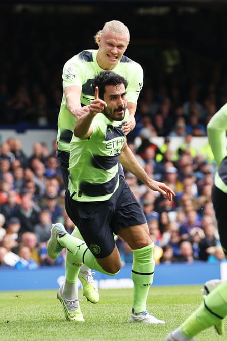 Gündogan double eases Manchester City towards title with win at Everton | Premier League 1 lkay Gündogan celebrates with Erling Haaland after the opening goal for Manchester City.