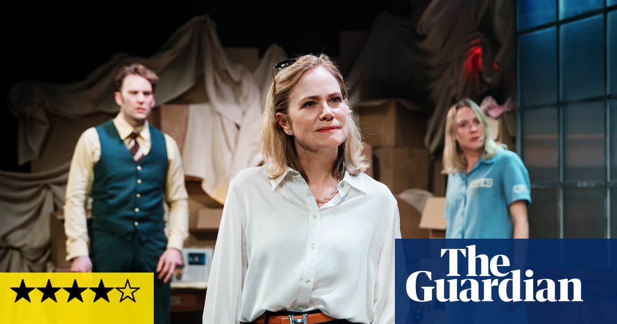 Ragdoll review – Patty Hearst inspires an audacious account of power and privilege | Theatre Ragdoll review – Patty Hearst inspires an audacious account of power and privilege | Theatre