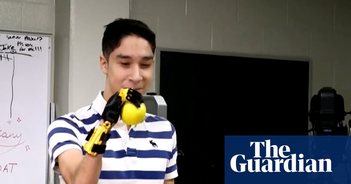 Students at a Tennessee high school have built a robotic hand for a classmate missing part of his, an act of friendship that he has called life-changi