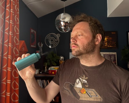 Alan Martin tests the misting function on the Shark ChillPill.