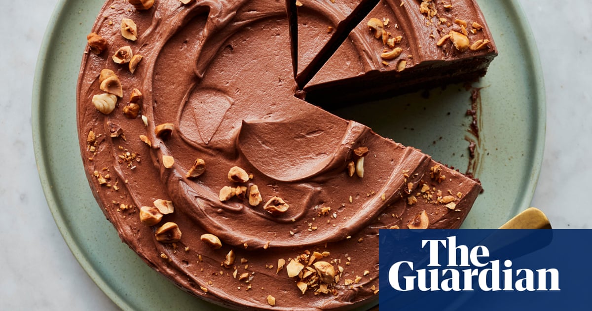 How to keep chocolate cake moist and fluffy - The Guardian