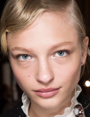 Party glamour: finger waves at Stella McCartney.