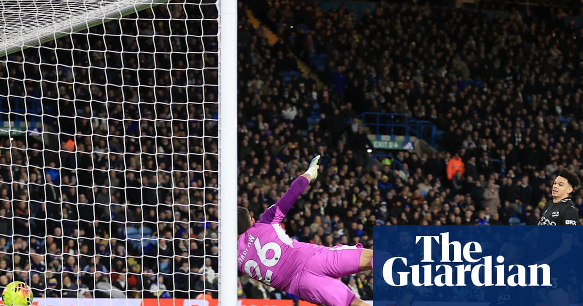 Manchester City close gap to two points at top after Semenyo sinks Leeds