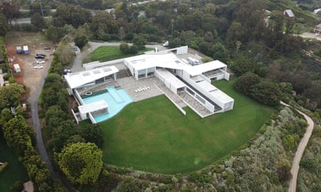 The superstar couple bought the mansion designed by the prize-winning architect Tadao Ando.