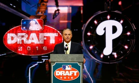 Phillies take Mickey Moniak as top pick in MLB Draft