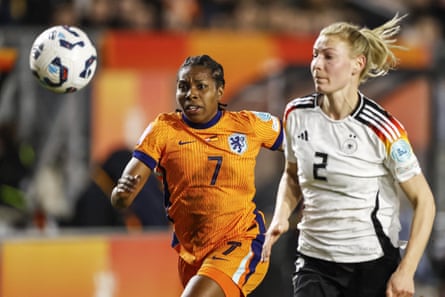 Lineth Beerensteyn in action against Germany in the Nations League.
