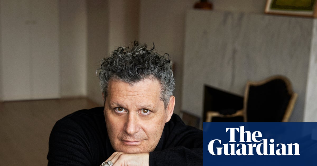 Isaac Mizrahi on stage, style and the legacy of Unzipped: ‘Fashion has no real spine any more’